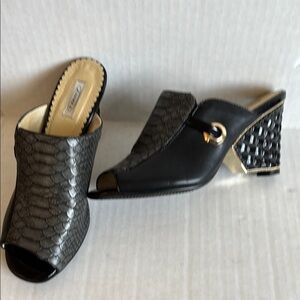 Black Peep-Toe Women's Mules Wedge heels in grey black NWOT